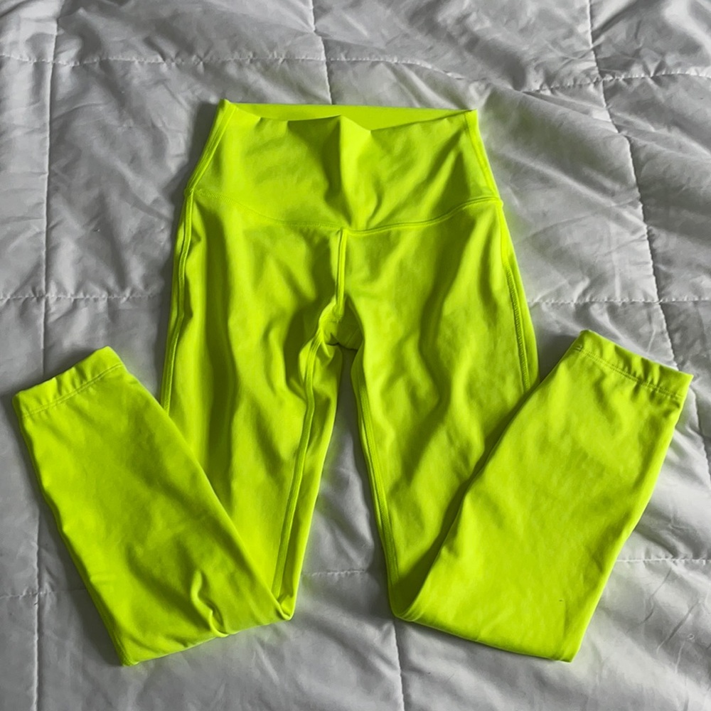 lululemon ELECTRIC LEMON 25’ align leggings